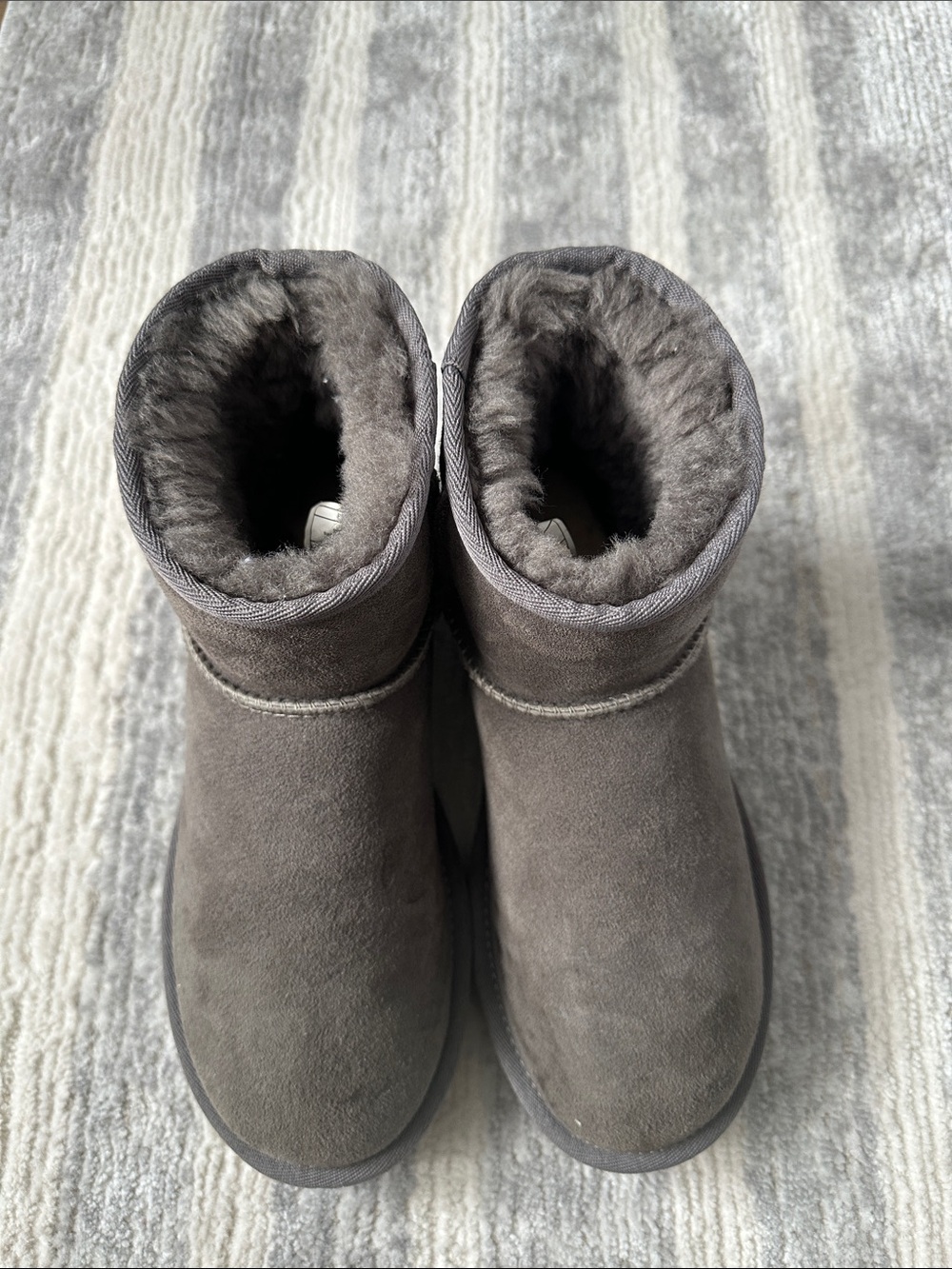 UGG - Picture 3 of 12